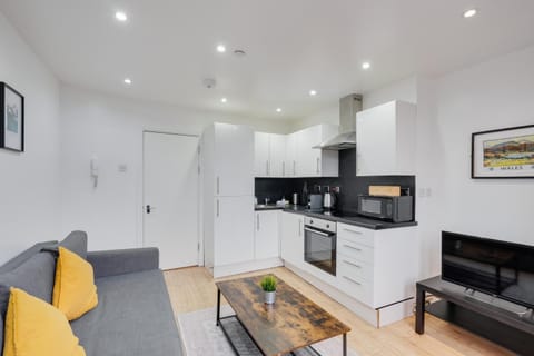 Relax in a modern Cardiff home by the City Centre & Bute Park Apartment in Cardiff