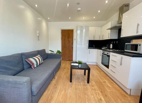 Relax in a modern Cardiff home by the City Centre & Bute Park Apartment in Cardiff