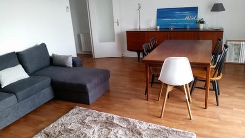 Très bel appartement centre ville 2 mn plages et marché Apartment in Dinard