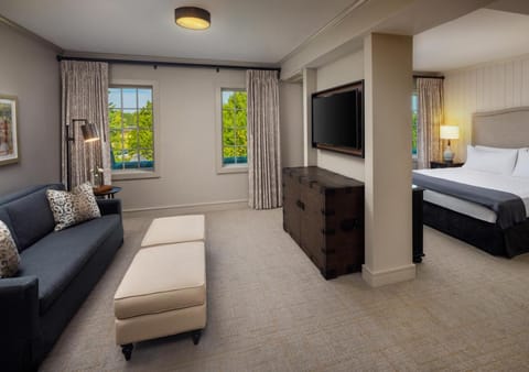 Photo of the whole room, Seating area