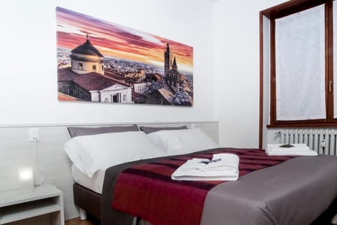 Bed, Photo of the whole room, Decorative detail, Bedroom