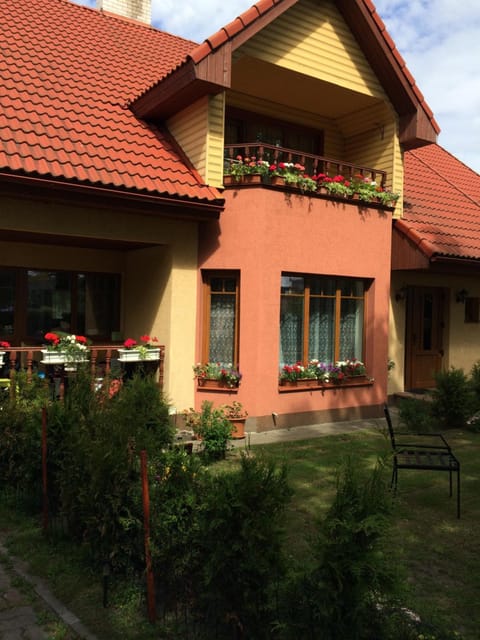 Property building, Facade/entrance, Internal: Not applicable to any particular room