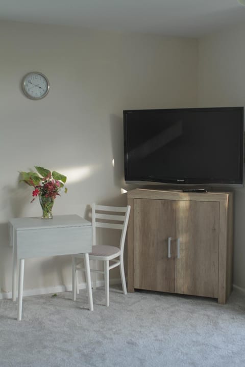 TV and multimedia, Living room, Dining area