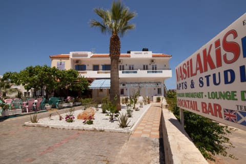 Property building, Restaurant/places to eat, Communal lounge/ TV room, Property logo or sign, Area and facilities