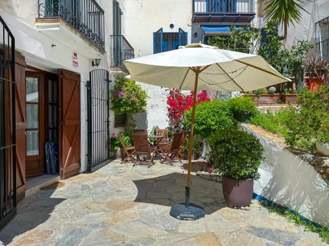 Patio, Spring, Day