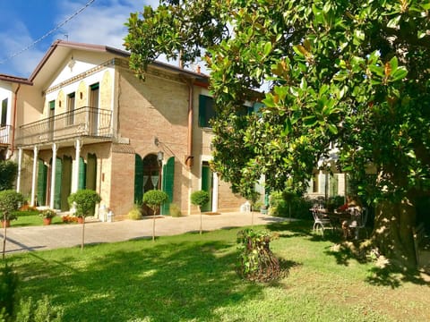 Facade/entrance, Garden view