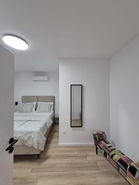 Lendas Apartments & Rooms Bed and Breakfast in Brela