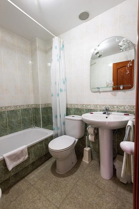 Hostal O Camouco Bed and Breakfast in Portonovo