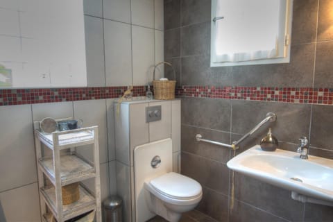 Bathroom, Bedroom, Area and facilities