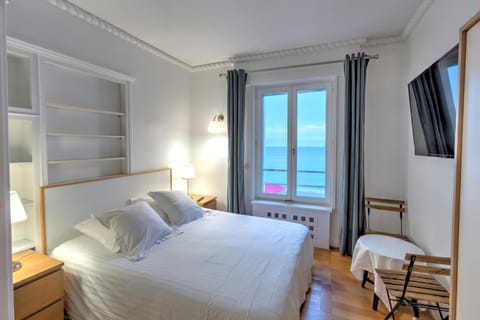 Bedroom, Sea view
