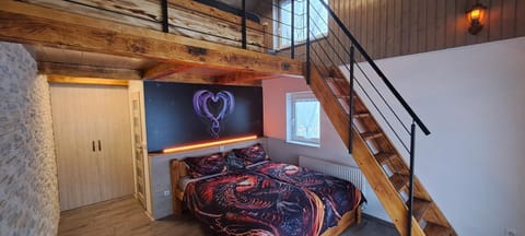 Bed, Photo of the whole room, Bedroom