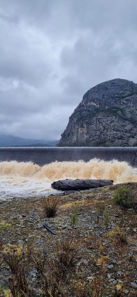 Nearby landmark, Natural landscape, Lake view