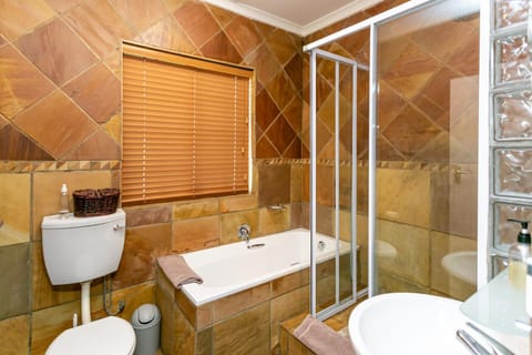 The Ostrich Barons Palace Apartment in Western Cape