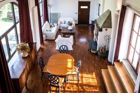 Lounge or bar