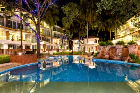 Swimming pool
