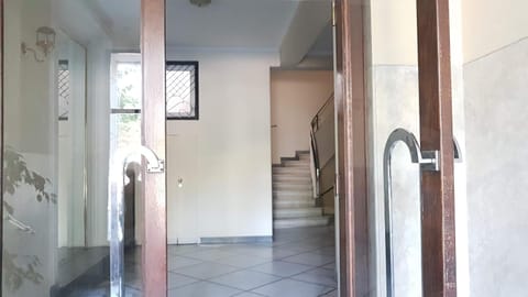 Violet Errathens Apartment - Athens Center, 7 BD, 3 BATH Apartment in Athens