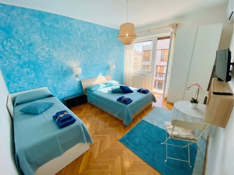 Bedroom, air conditioner, air conditioner