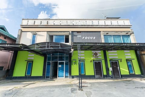 Facade/entrance