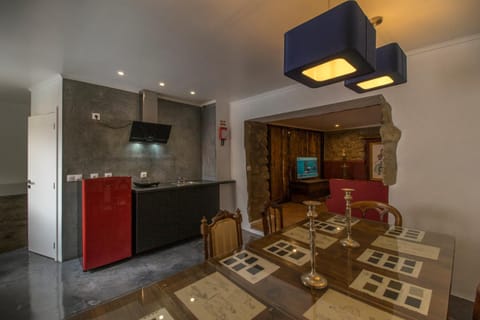 TV and multimedia, Kitchen or kitchenette, Living room, Seating area