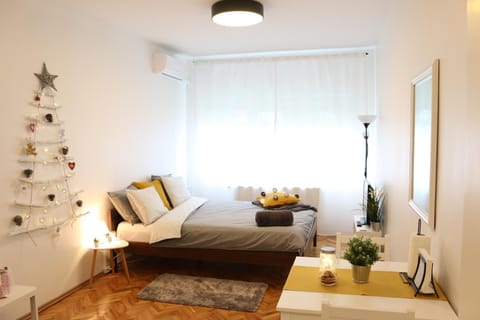 Property building, Restaurant/places to eat, Photo of the whole room, Swimming pool, Breakfast