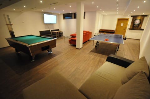 Billiard, Darts, Game Room