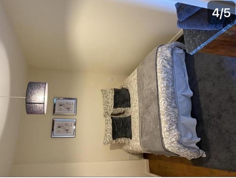 Chambres d'hotes Autour de la Rose Bed and Breakfast in Honfleur