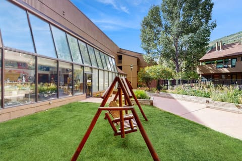 Remodeled 2 Bedroom East Vail Condo 6G with Hot Tub Market Free Shuttle Apartment in Vail