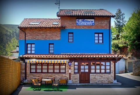 Property building, Day