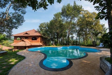 Property building, Day, Natural landscape, Swimming pool, sunbed
