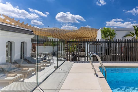 Restaurant/places to eat, Off site, Solarium, View (from property/room), Swimming pool, sunbed