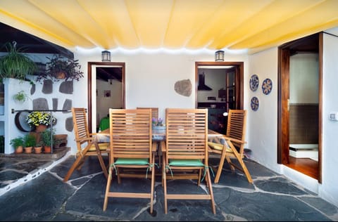 Patio, Dining area