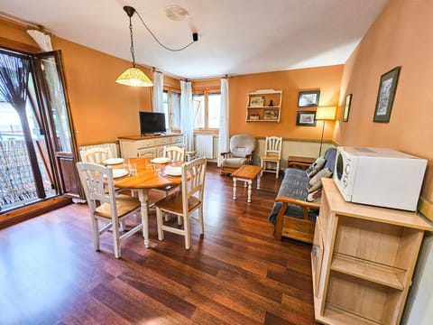 TV and multimedia, Living room, Dining area