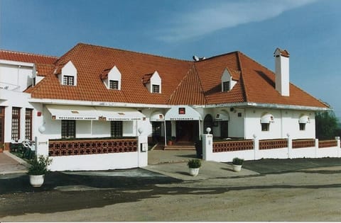 Restaurant/places to eat, Facade/entrance