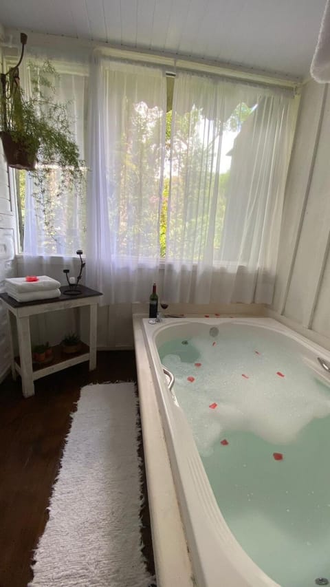 Hot Tub, Bath