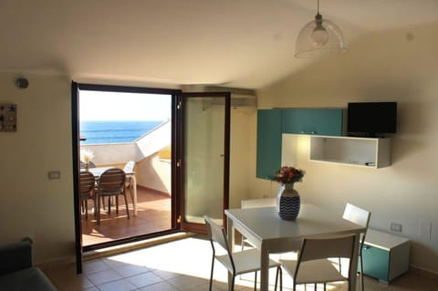 Living room, Dining area, Sea view