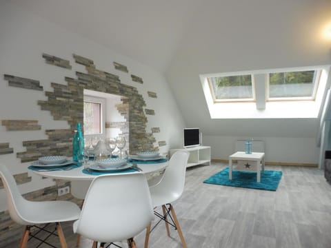 TV and multimedia, Living room, Dining area