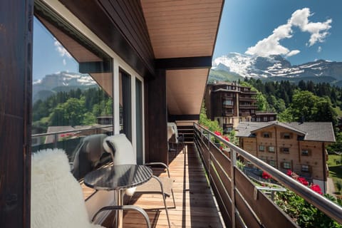 View (from property/room), Balcony/Terrace, Mountain view