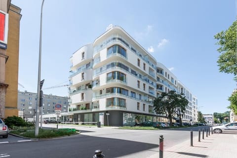 Property building, Day, Neighbourhood, Location