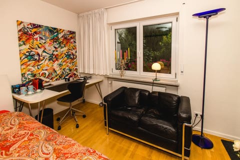 Coffee/tea facilities, Seating area