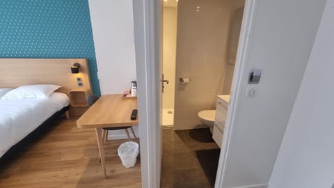 Bathroom, Photo of the whole room