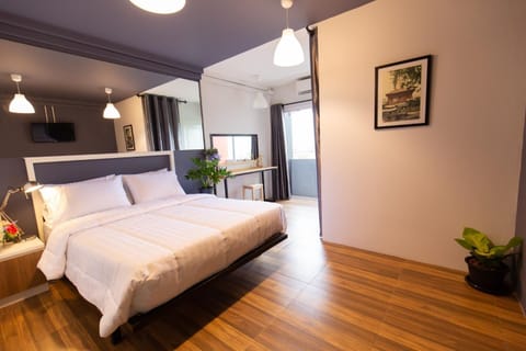 Bed, Photo of the whole room, Decorative detail, Bedroom