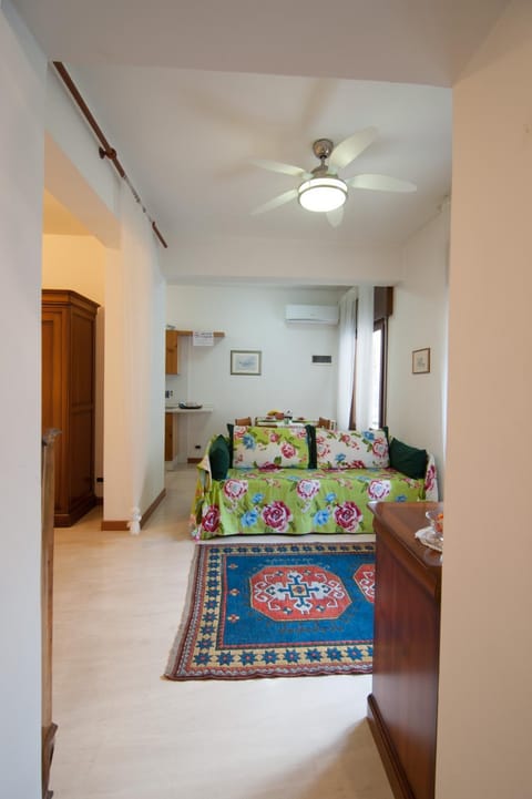 Guest Host - Lovely Apartment Near Venice Apartment in Venice