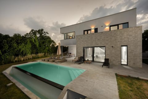 Property building, Pool view, Swimming pool, Swimming pool