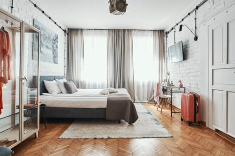 Bed, Photo of the whole room, Bedroom