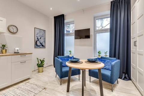 TV and multimedia, Dining area