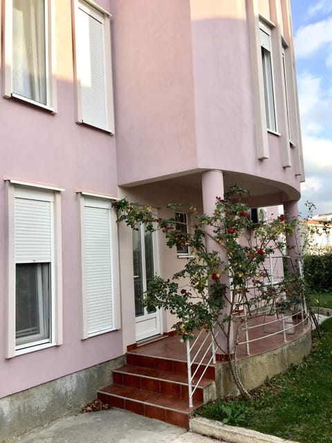 Decorative detail, Garden view, Street view