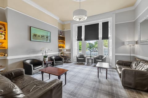 Communal lounge/ TV room, Living room, Seating area