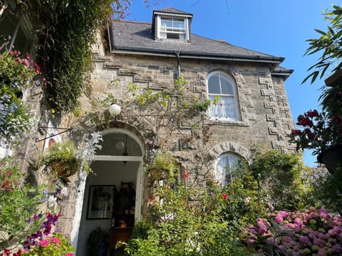 Estoril Bed and Breakfast in Penzance
