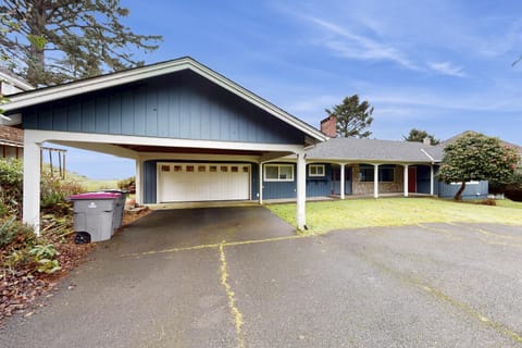 Spectacular Seaside Surf-View Home House in Seaside