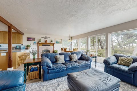 Beach Time Getaway House in Lincoln Beach